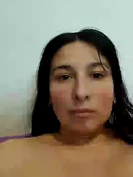 Snapshot of Bigyummmzul chatting on December 24, 2024, 3:27 am Bigyummmzul online show from December 24, 2024, 3:27 am