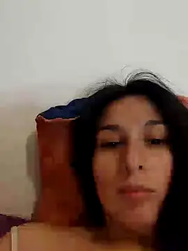 Snapshot of Bigyummmzul chatting on January 1, 2025, 5:43 am Bigyummmzul online show from January 1, 2025, 5:43 am