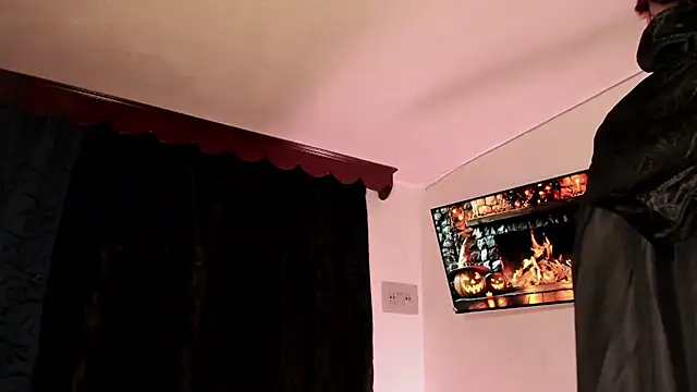 Snapshot of Teo_skinny chatting on October 31, 2025, 10:49 pm Teo skinny online show from October 31, 2025, 10:49 pm