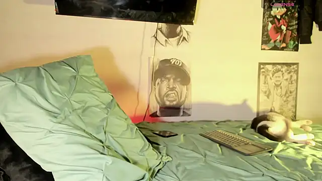 Snapshot of Teo_skinny chatting on December 3, 2025, 9:25 pm Teo skinny online show from December 3, 2025, 9:25 pm