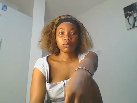 Snapshot of _Becky002 chatting on December 14, 2025, 9:37 am Becky002 online show from December 14, 2025, 9:37 am