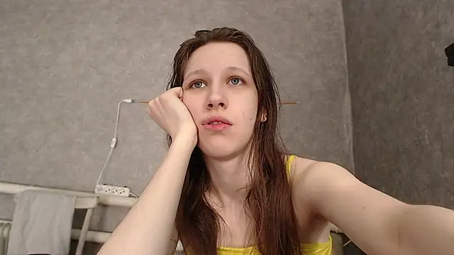 Snapshot of ur_kitty__ chatting on May 28, 2026, 11:27 am ur kitty online show from May 28, 2026, 11:27 am