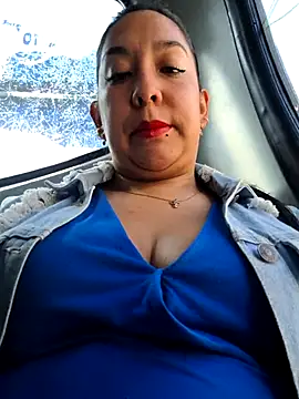 Snapshot of Bella_keny chatting on October 15, 2025, 7:11 pm Bella keny online show from October 15, 2025, 7:11 pm