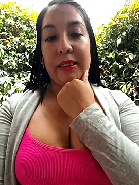 Snapshot of Bella_keny chatting on November 18, 2025, 7:06 pm Bella keny online show from November 18, 2025, 7:06 pm