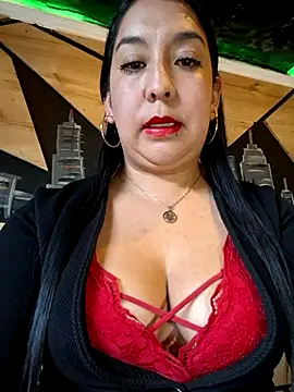 Snapshot of Bella_keny chatting on November 27, 2025, 5:46 pm Bella keny online show from November 27, 2025, 5:46 pm