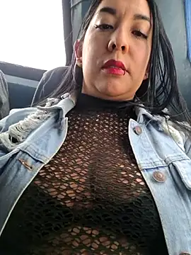 Snapshot of Bella_keny chatting on March 11, 2026, 6:35 pm Bella keny online show from March 11, 2026, 6:35 pm