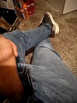 A man in public online show from November 11, 2025, 12:00 pm