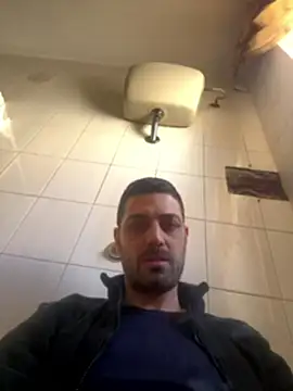Snapshot of iltoscano95 chatting on April 4, 2026, 11:39 am iltoscano95 online show from April 4, 2026, 11:39 am