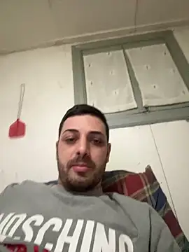 Snapshot of iltoscano95 chatting on February 13, 2026, 8:31 pm iltoscano95 online show from February 13, 2026, 8:31 pm