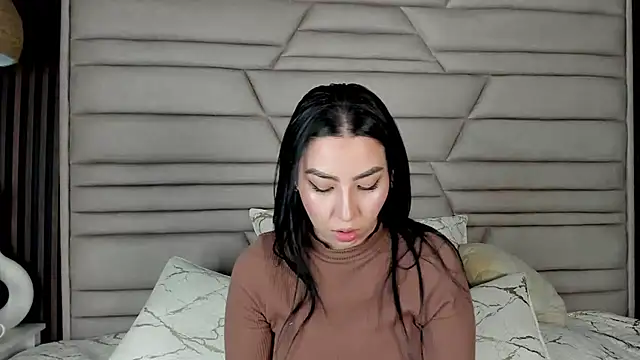 Snapshot of AudreyElla chatting on July 2, 2026, 10:49 pm AudreyElla online show from July 2, 2026, 10:49 pm
