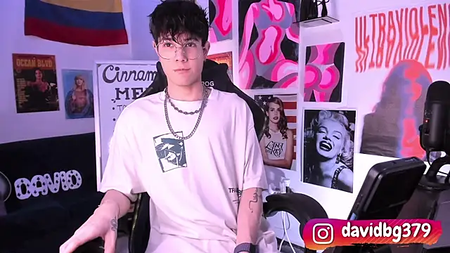 cinnamon boyxxx online show from March 22, 2025, 1:43 am