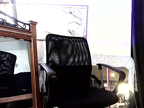 Snapshot of Genevieve143 chatting on July 5, 2026, 4:47 pm Genevieve143 online show from July 5, 2026, 4:47 pm