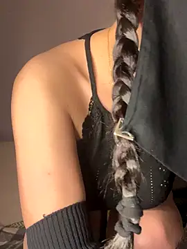 Snapshot of Jumanaa chatting on December 16, 2025, 8:24 pm Jumanaa online show from December 16, 2025, 8:24 pm