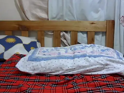 Snapshot of Anne-Marrie chatting on November 8, 2025, 3:04 pm Anne-Marrie online show from November 8, 2025, 3:04 pm