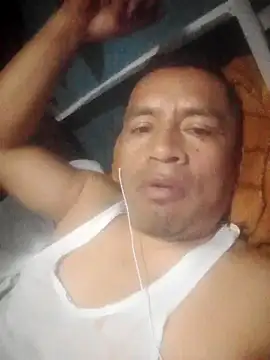 Elegante42per online show from January 6, 2025, 11:41 pm