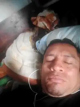 Elegante42per online show from January 7, 2025, 9:03 pm