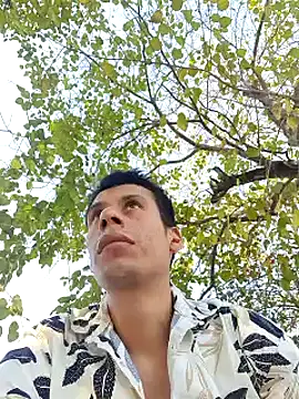 josehot151515 online show from January 24, 2025, 10:51 pm