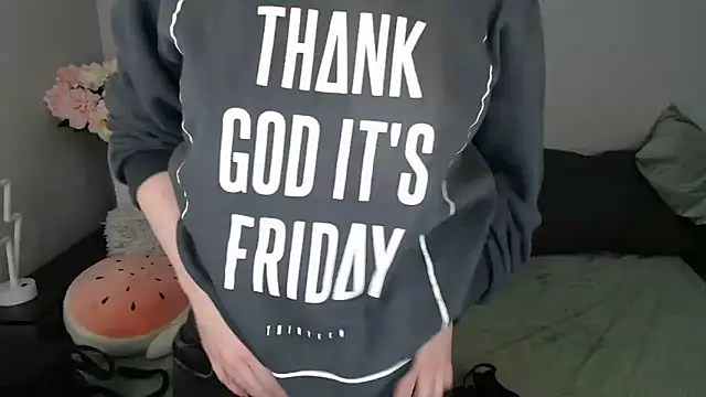 Snapshot of Mini_Diva chatting on October 22, 2025, 8:25 am Mini Diva online show from October 22, 2025, 8:25 am