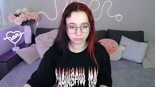 Snapshot of Mini_Diva chatting on November 5, 2025, 9:12 am Mini Diva online show from November 5, 2025, 9:12 am