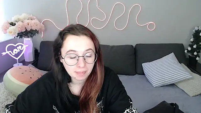 Snapshot of Mini_Diva chatting on January 16, 2026, 9:13 am Mini Diva online show from January 16, 2026, 9:13 am