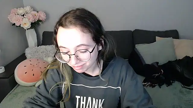 Snapshot of Mini_Diva chatting on November 1, 2025, 9:25 am Mini Diva online show from November 1, 2025, 9:25 am