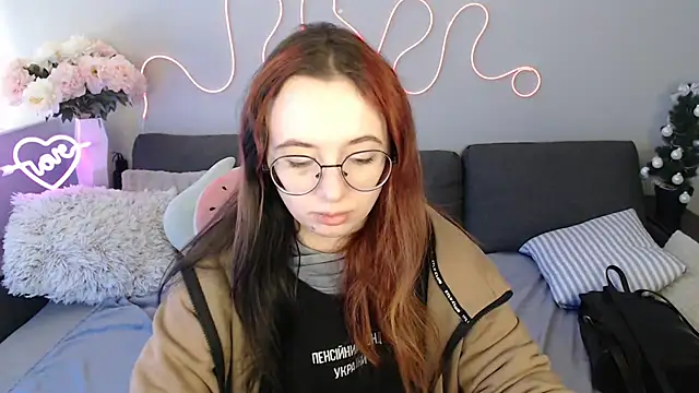 Snapshot of Mini_Diva chatting on February 1, 2026, 9:07 am Mini Diva online show from February 1, 2026, 9:07 am