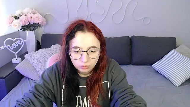 Snapshot of Mini_Diva chatting on November 21, 2025, 9:08 am Mini Diva online show from November 21, 2025, 9:08 am