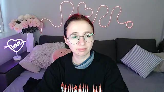 Snapshot of Mini_Diva chatting on November 28, 2025, 9:09 am Mini Diva online show from November 28, 2025, 9:09 am