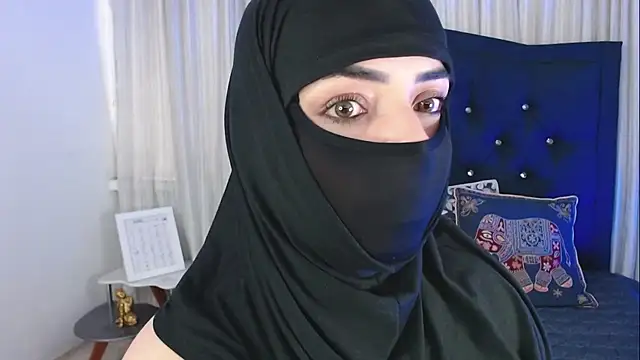 Snapshot of Uzra_hayed chatting on November 13, 2025, 8:02 pm Uzra hayed online show from November 13, 2025, 8:02 pm