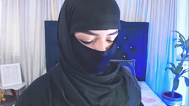 Snapshot of Uzra_hayed chatting on October 24, 2025, 7:46 pm Uzra hayed online show from October 24, 2025, 7:46 pm