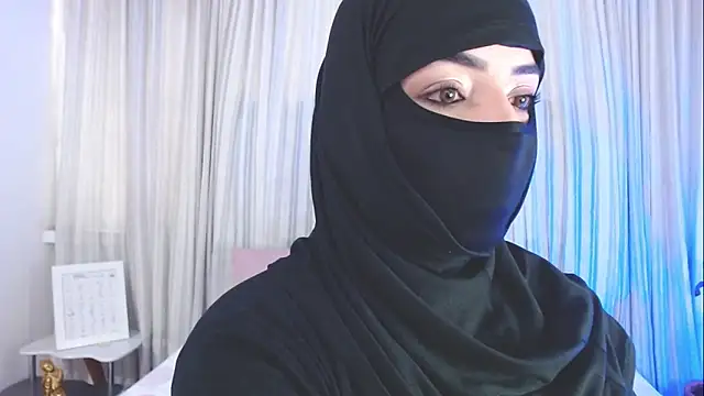 Snapshot of Uzra_hayed chatting on October 23, 2025, 7:56 pm Uzra hayed online show from October 23, 2025, 7:56 pm