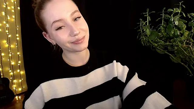 Snapshot of SindiWatsoon chatting on October 1, 2025, 1:15 pm SindiWatsoon online show from October 1, 2025, 1:15 pm