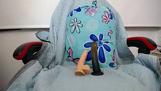 luly pink online show from November 30, 2025, 5:08 am