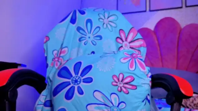 luly pink online show from June 14, 2026, 5:41 am