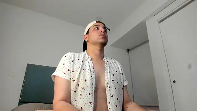 Snapshot of Latin_boy_surprisee chatting on July 3, 2026, 1:56 am Latin boy surprisee online show from July 3, 2026, 1:56 am