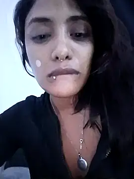 Snapshot of VictoireFeller chatting on December 5, 2025, 6:01 am VictoireFeller online show from December 5, 2025, 6:01 am