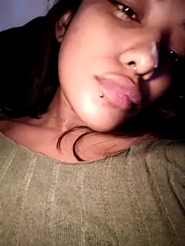 Snapshot of VictoireFeller chatting on October 19, 2025, 4:15 am VictoireFeller online show from October 19, 2025, 4:15 am