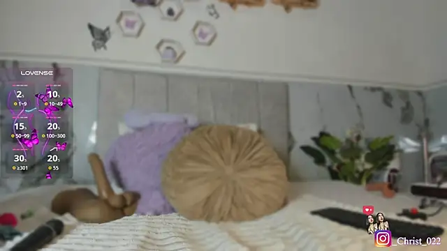 christal cutee online show from May 5, 2026, 3:31 am