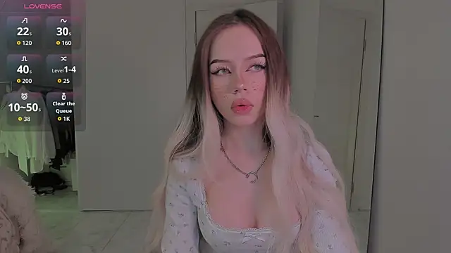 Snapshot of KellyBarton chatting on November 20, 2025, 10:31 pm KellyBarton online show from November 20, 2025, 10:31 pm