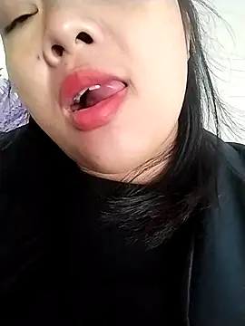 Snapshot of Lady-big91 chatting on December 14, 2025, 5:24 am Lady-big91 online show from December 14, 2025, 5:24 am