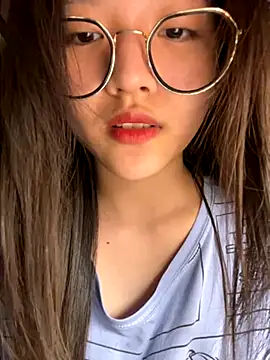 Krixxi22 online show from November 12, 2025, 5:50 pm