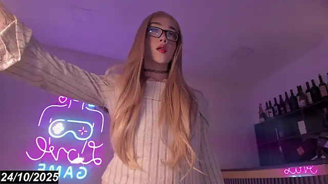 Snapshot of Bonnie_Luxury chatting on October 24, 2025, 5:28 am Bonnie Luxury online show from October 24, 2025, 5:28 am