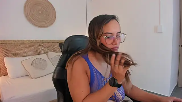 Snapshot of zoe_danae_ chatting on August 3, 2026, 12:22 pm zoe danae online show from August 3, 2026, 12:22 pm