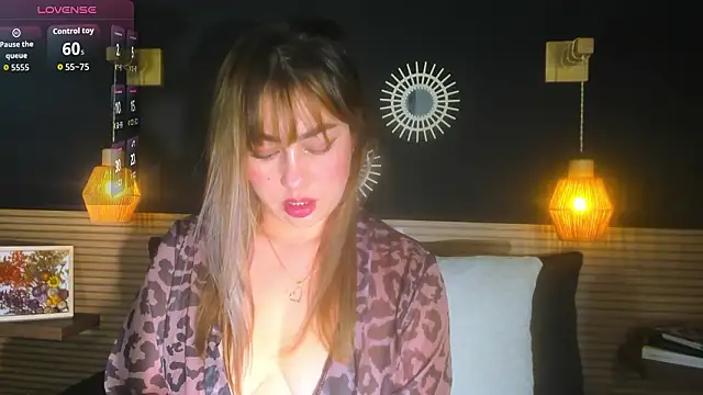 Snapshot of AnnaVictoria__ chatting on February 8, 2026, 12:19 am AnnaVictoria online show from February 8, 2026, 12:19 am