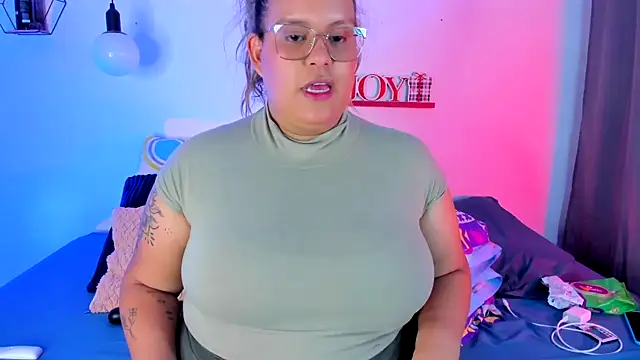 monicabbw  online show from January 23, 2025, 9:18 pm