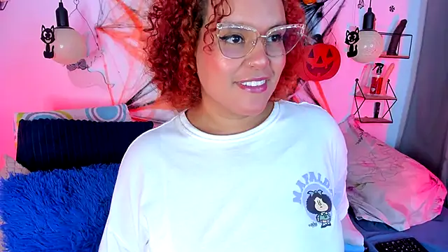 Snapshot of monicabbw_ chatting on October 21, 2025, 12:11 am monicabbw online show from October 21, 2025, 12:11 am