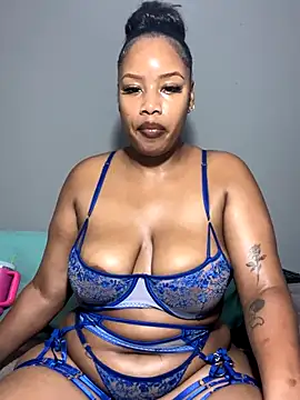 Snapshot of MimiCurves chatting on November 20, 2025, 9:21 am MimiCurves online show from November 20, 2025, 9:21 am