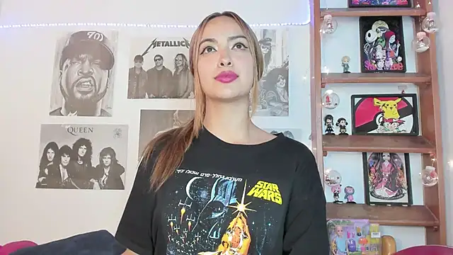 Snapshot of Meowlody chatting on March 22, 2025, 7:36 am Meowlody online show from March 22, 2025, 7:36 am