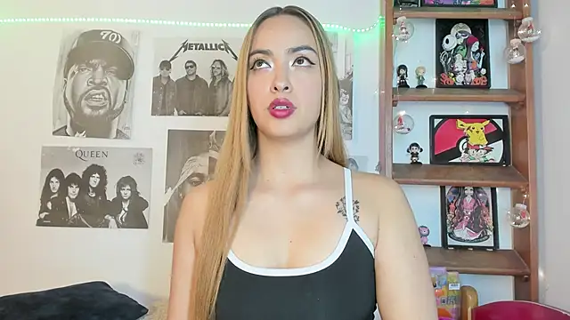 Snapshot of Meowlody chatting on December 15, 2025, 11:31 pm Meowlody online show from December 15, 2025, 11:31 pm