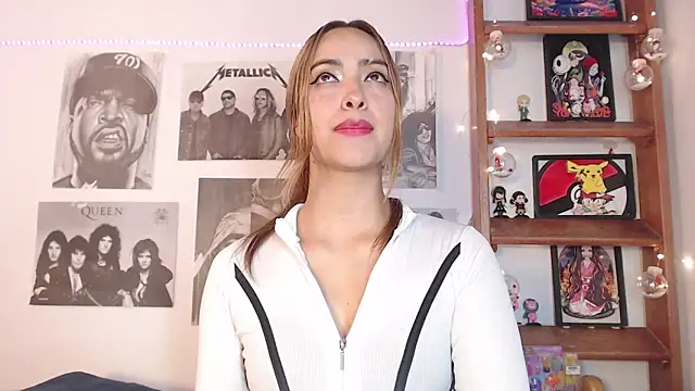 Snapshot of Meowlody chatting on February 7, 2025, 12:42 am Meowlody online show from February 7, 2025, 12:42 am